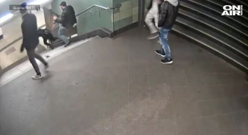Започва делото срещу мъжа, ритнал жена в берлинското метро
