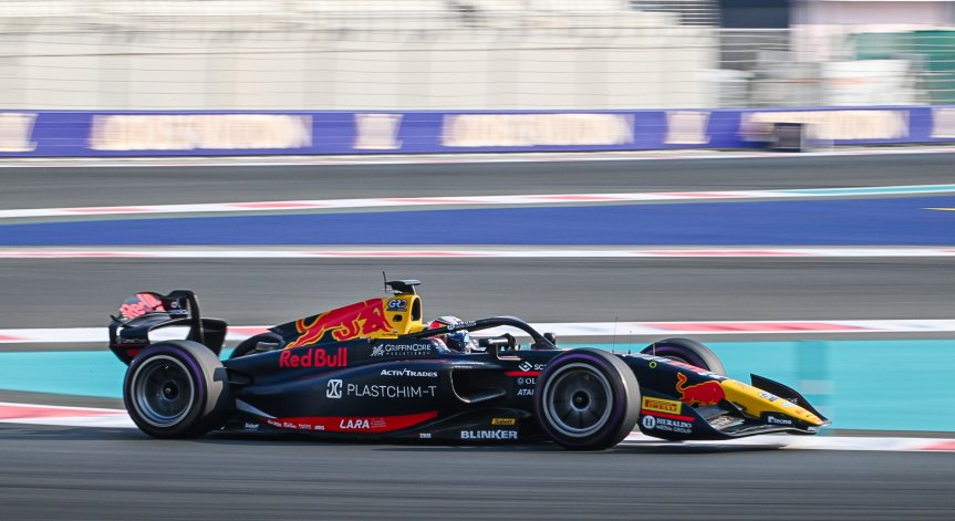 Навръх именния си ден: Никола Цолов с първи подиум във Формула 2