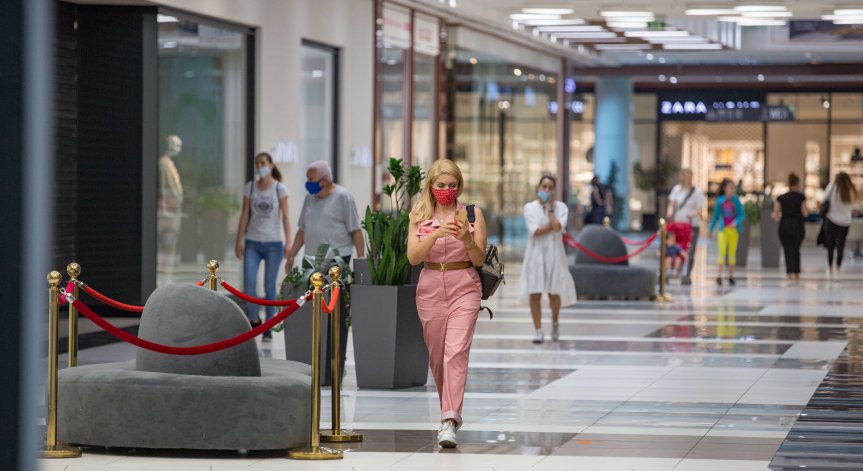 Финансова криза? Били сме много по-щедри по Коледа и Нова година