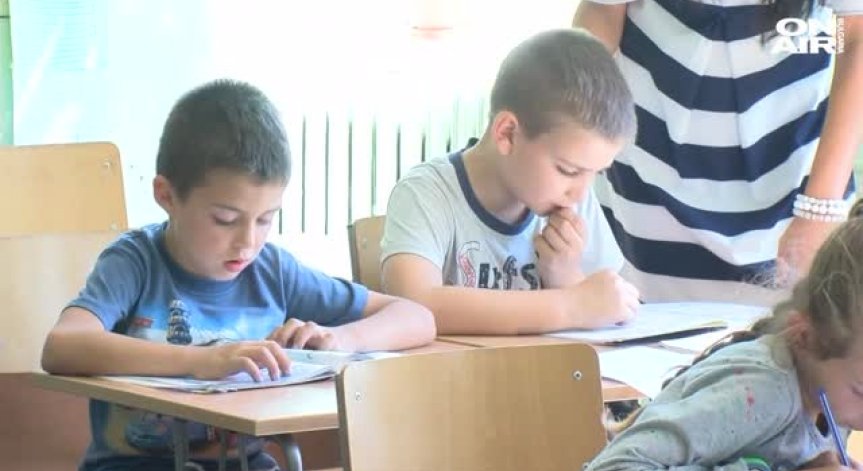 До три години: Учителите с три пъти по-високи заплати