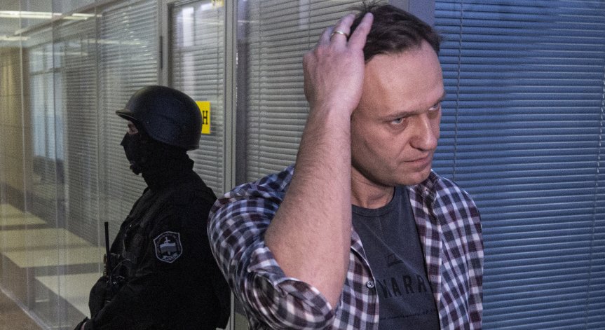 Навални бил отровен в хотелската си стая, не на летището