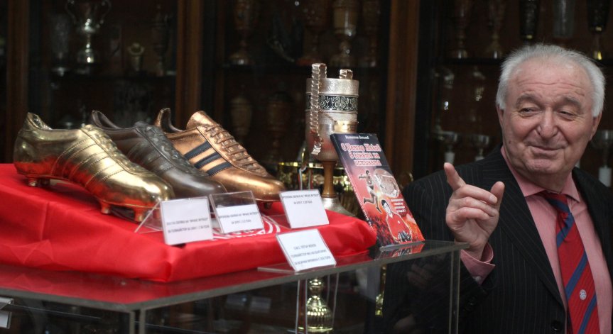 Взимаме си последно сбогом с Петър Жеков във вторник