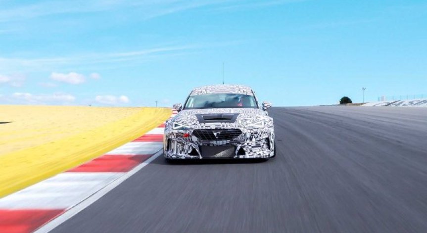 Показаха състезателния Leon Cupra с части, отпечатани на 3D-принтер