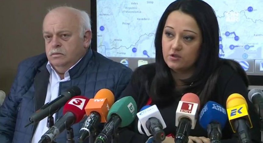 Министър Павлова: Спасени са 40 японски туристи, заседнали на пътя Шумен-Разград