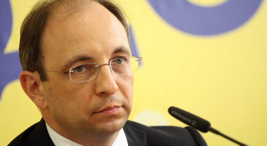 Заден ход - Слави Трифонов се отказа от Ники Василев