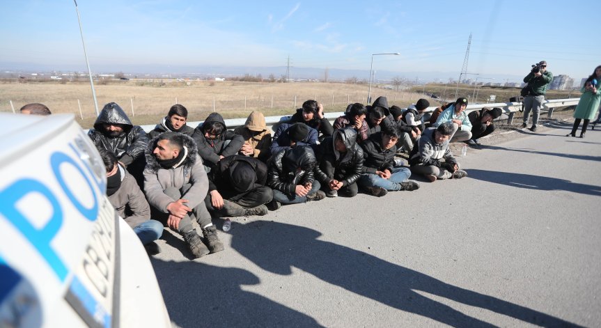 50 лв. на калпак: Прокуратурата изправя пред съда петима трафиканти на мигранти