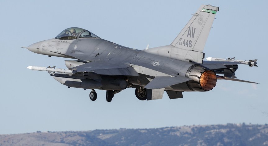 Украйна ще получи 42 американски изтребителя F-16 от Нидерландия