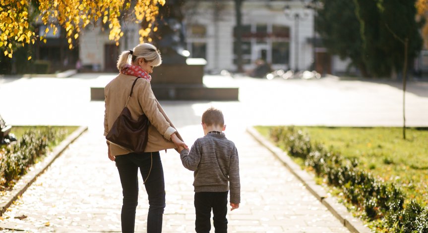 Предложиха почасов отпуск за водене на дете на градина и училище