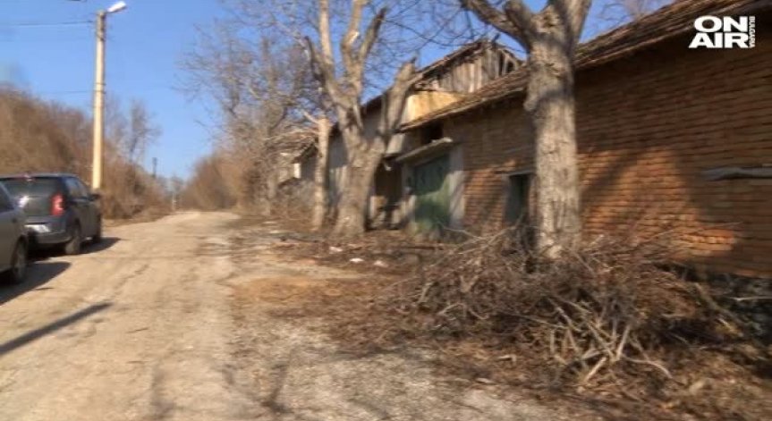 Крадци пребиха и ограбиха 71-годишен мъж