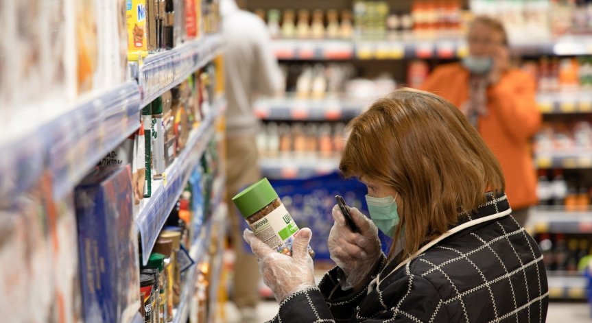 Финансов анализатор: Административният натиск за сваляне на цените е безумен процес