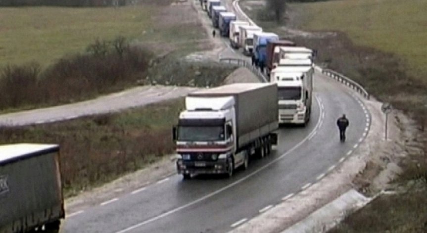 Пиян шофьор на молдовски ТИР се блъсна в дърво снощи
