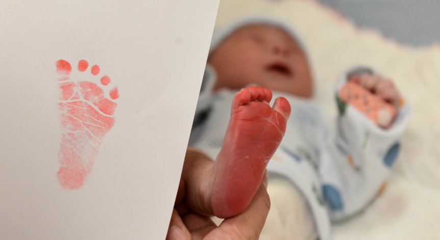 Какво кара младите китайци да отказват да правят деца?