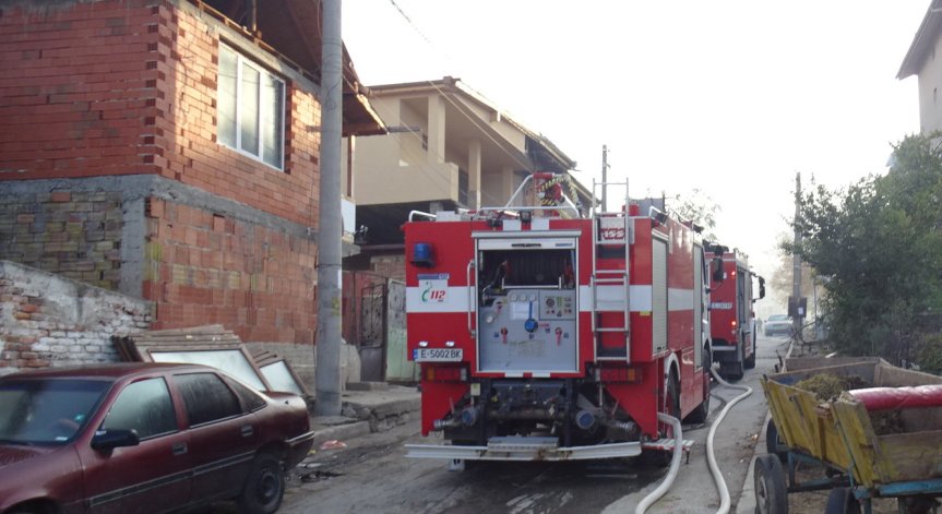 66-годишен е в болница след пожар в дома му в Дупница