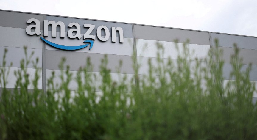 Рекордни печалби в Amazon, докато над 12 300 служители получават помощи за храна