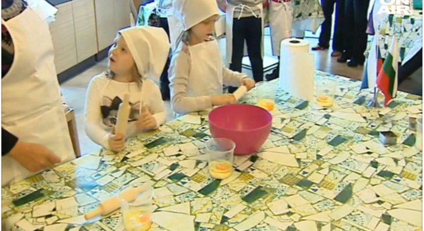 HOLIDAY HEROES: Тази година 5000, през 2017-та година 10 000 семейства ще получат храна и щастие