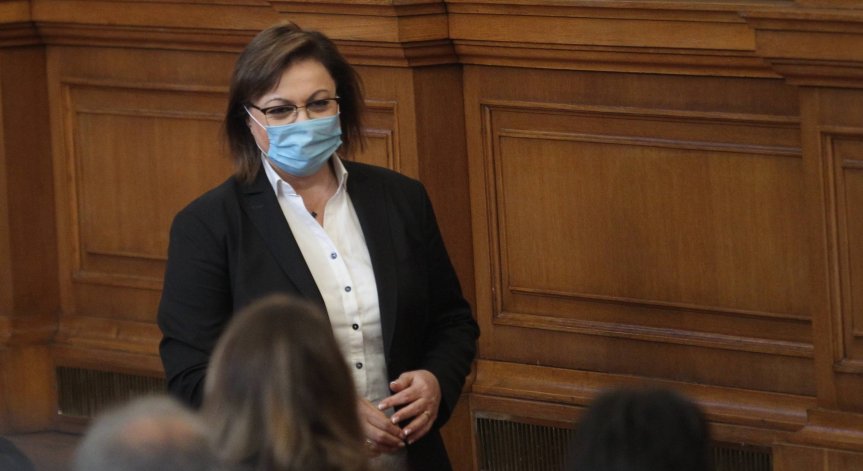 Нинова благодари на Петков и Василев за обединението на 4 партии в коалиция