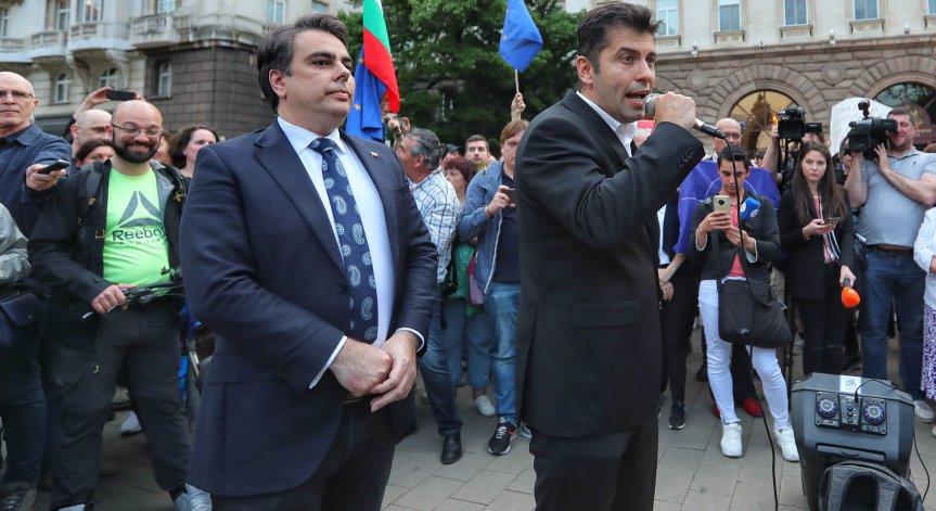 Кирил Петков предупреди ГЕРБ: Парламентът няма как да продължи по този начин