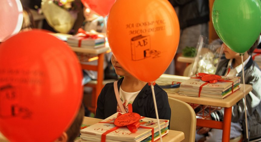 Близо 60 хил. семейства за получили по 300 лева помощ за ученици