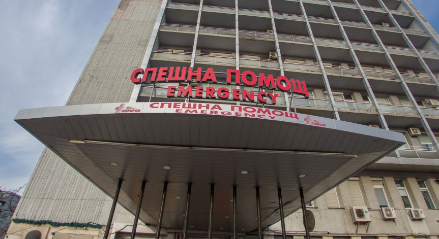 Оперираха успешно 7-годишното дете, превозено с военен самолет