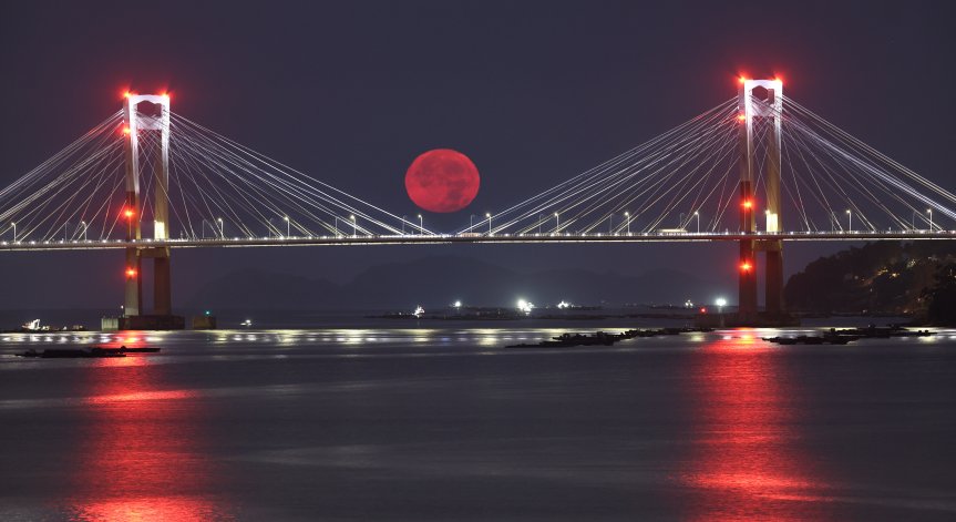 Това е второто пълнолуние за месеца.