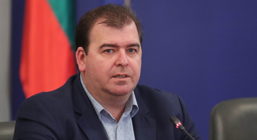 Министър Гечев: България обмисля забрана за внос на украинско зърно