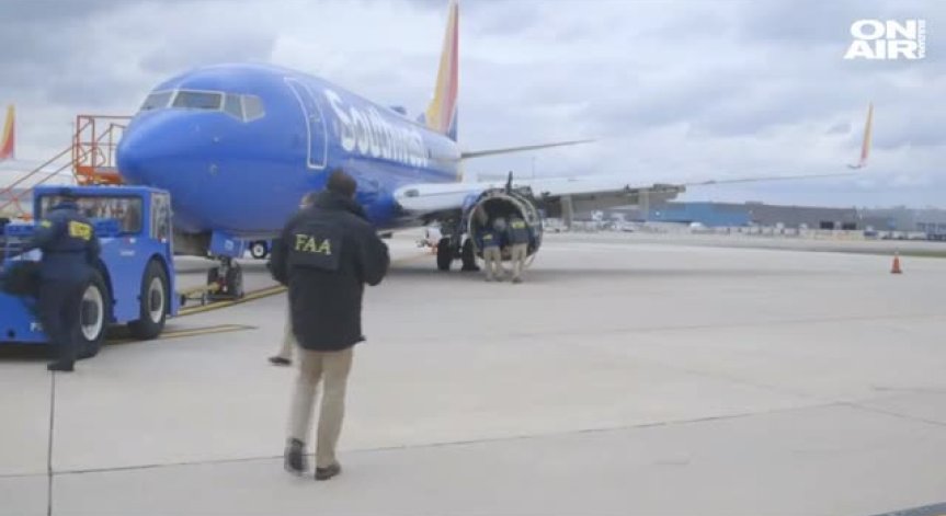 Отломка от двигател на самолет уби жена и рани седем души