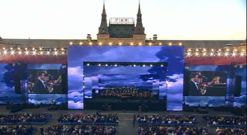 Путин заведе Инфантино на концерт преди Световното по футбол