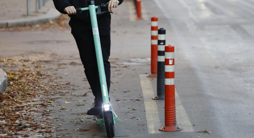 Полицията в Плевен погна водачите на електрически тротинетки
