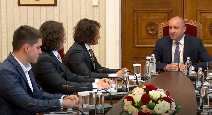 Радев: България се нуждае от ефективно здравеопазване и развитие на младите медици