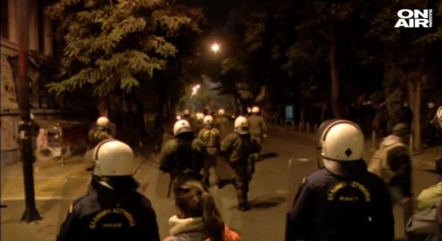 Масов протест в центъра на Атина