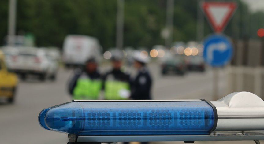 Двама мъже пребиха свой спътник в кола за 55 евро