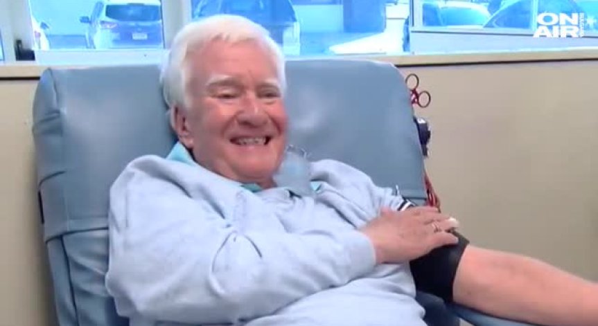 Американец дарява кръв от 34 г., спасил живота на над 1900 души