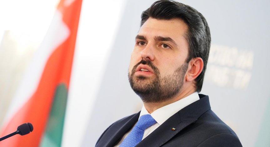 От 2006 г. досега два пъти процентът на отказаните визи тип В на българи за САЩ е бил под 10.