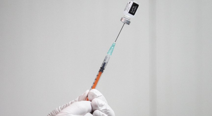 Италия подновява задължителната ваксинация за определени професии