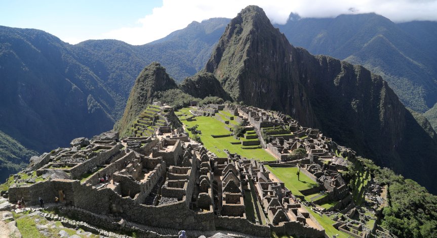 Евакуираха над 400 туристи от Мачу Пикчу заради размириците в Перу