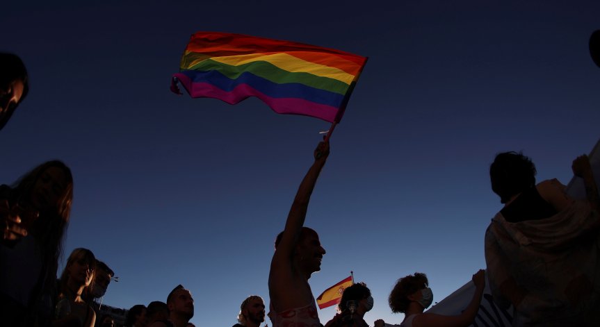 Убийството на санитар хомосексуалист предизвика протести в Испания