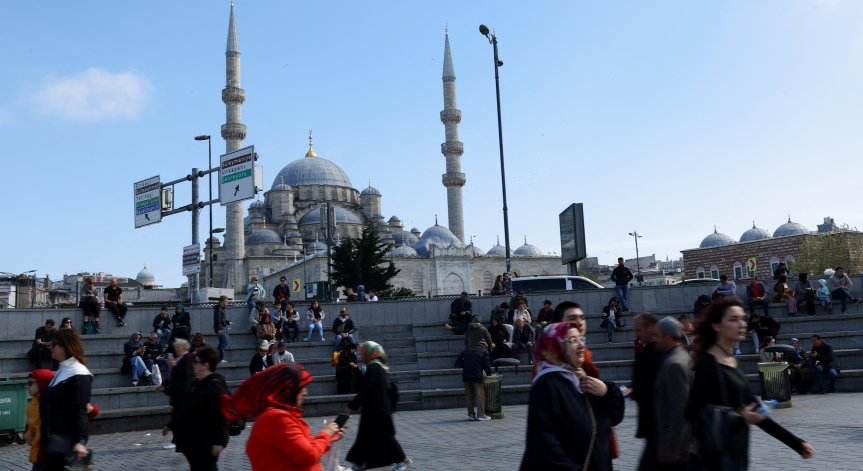 Последователните земетресения в Истанбул с сряда предизвикаха паника.