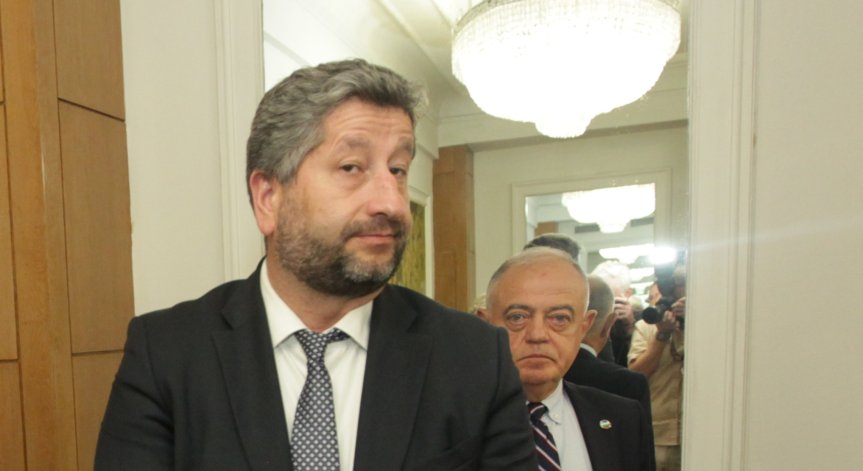 Христо Иванов вече не е депутат, приеха оставката му единодушно