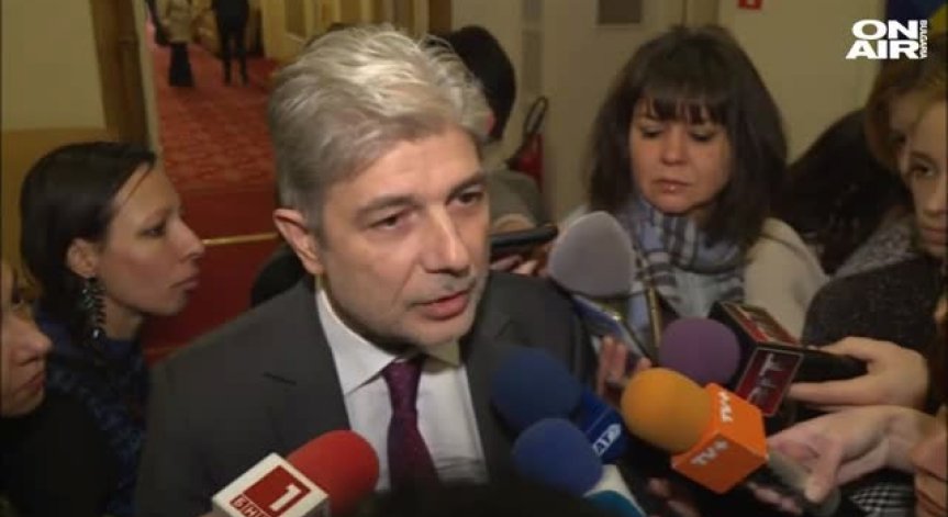 Екоминистърът в атака: Зад протестите за 