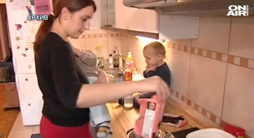 50% майчинство за жените, върнали се на работа преди годинка на детето