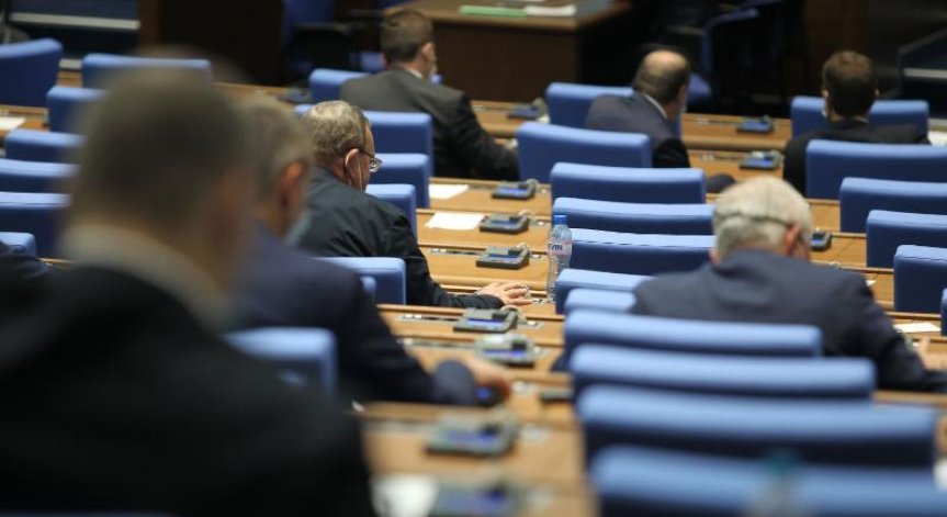 Депутатите заложиха буфер от 600 млн. лева при влошаване на кризата