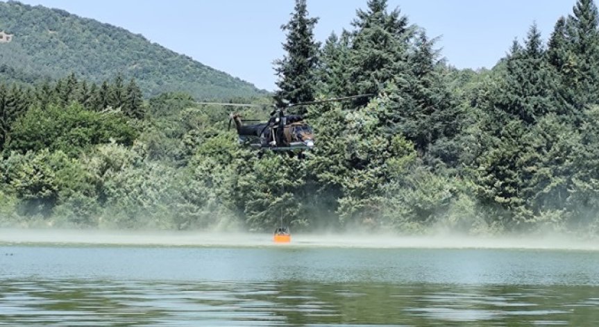 хеликоптер гаси пожар край Стара Загора