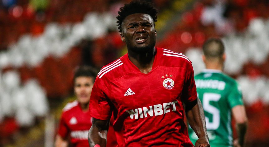 Лъжат ЦСКА: Кайседо и агентът му са в Истанбул?