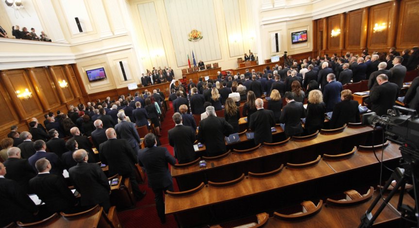 Парламентът срещу Радев: Депутатите отхвърлиха поредно президентско вето