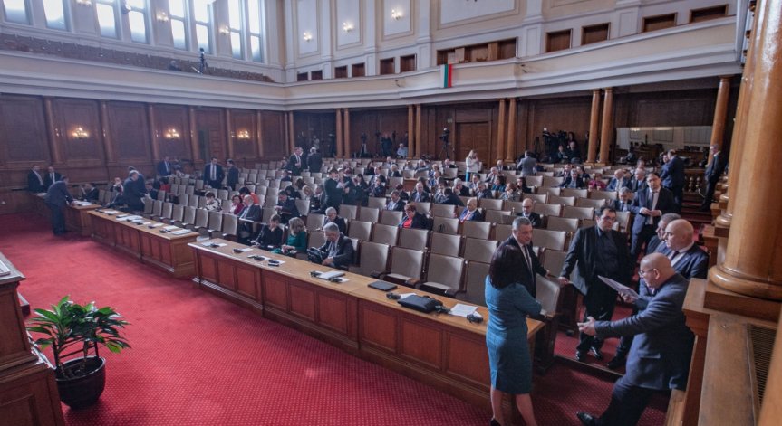 НС дава почти 2 млн. лева за самолетни билети на депутатите