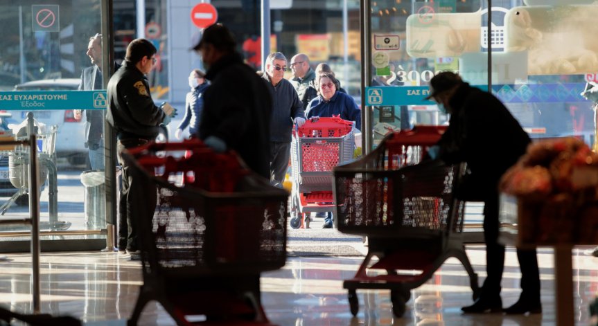 Пазаруването в Гърция става лукс: Инфлацията се покачва преди празниците