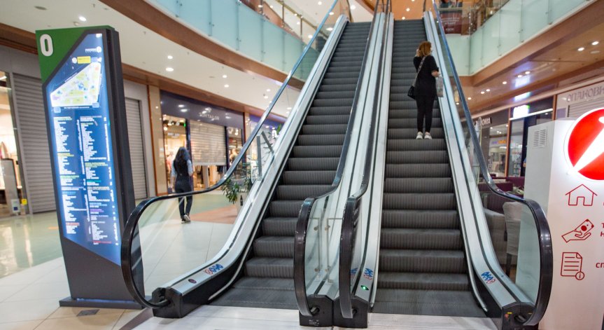 Повече от половината от вас искат засилена охрана и металдетектори в моловете