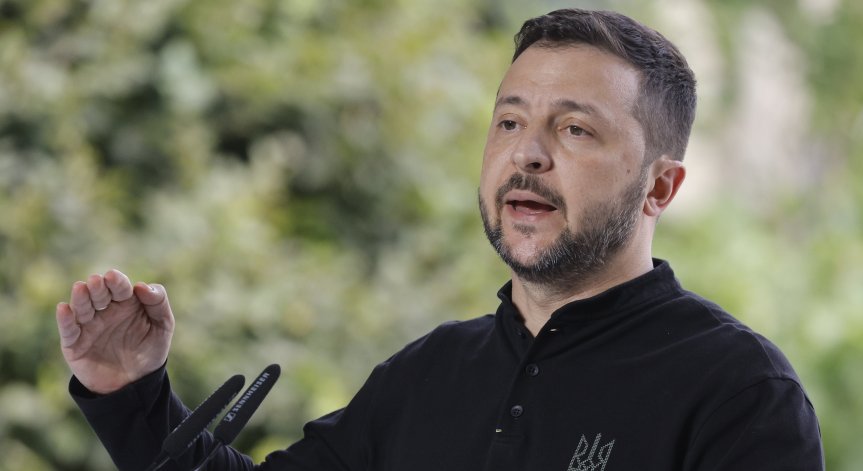 Зеленски иска да удари Русия с оръжия с далечен обсег.