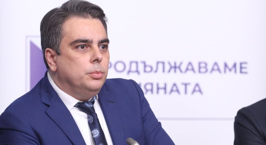 Василев: Ние осигурихме ниската цена на газа за октомври, тя е същата като тази за юни