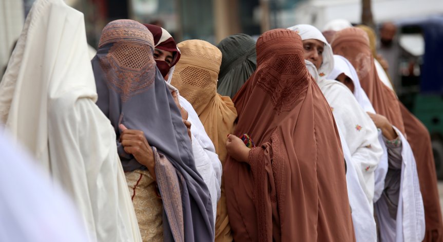 В Пакистан: Робство и 16-часов работен ден. Ако почиваш - тежък побой